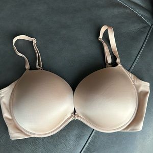 Victoria’s Secret Plunge Push Up Bra Nude Size 36DD